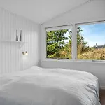 Well-maintained With Outdoor Shower And 5-person Outdoor Hot Tub, Close To The North Sea In * Klitmoller