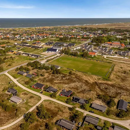 Well-maintained With Outdoor Shower And 5-person Outdoor Hot Tub, Close To The North Sea In Holiday home Klitmoller
